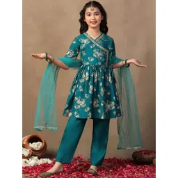 FASHION DREAM Girls Floral Printed Empire Kurta with Trousers & With Dupatta-picture-39