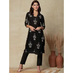 FASHOR Floral Printed Regular Beads and Stones Pure Cotton Straight Kurta with Trousers-picture-20