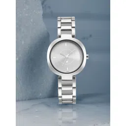 Fastrack STUNNERS 1.0 Women Silver-Toned Analogue Watch 6247SM01-picture-45