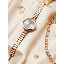 Fastrack Women Stainless Steel Bracelet Style Straps Analogue Watch FV60017WM01W-picture-32