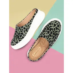 FAUSTO Women Leopard Printed Velvet Lightweight Clogs-picture-26