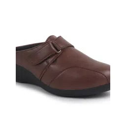 Fausto Women's Brown Mule Wedges image 5
