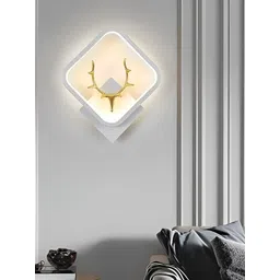 FILLISKA White & Gold-Toned Aluminium Contemporary Abstract Shaped Shaped Wall Lamp-picture-25