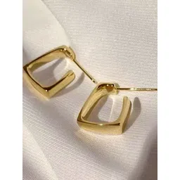 FIMBUL Gold-Plated Contemporary Shaped Half Hoop Earrings-image-45