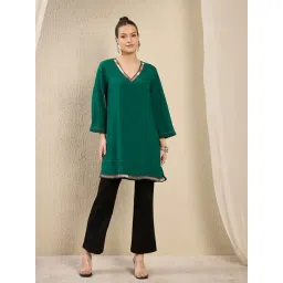First Resort By Ramola Bachchan Green Hand Embroidered Regular Fit Tunic Top-picture-27
