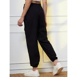 FITHUB Women High-Rise Cargos Trousers image 4