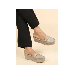 Flat n Heels Women Grey Loafers-picture-14