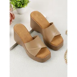 Flat n Heels Women Solid Wedge Heel Mules-picture-27