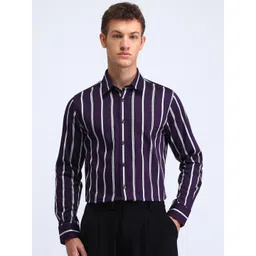 Flying Machine Men Manhattan Spread Collar Vertical Striped Cotton Slim Fit Formal Shirt-picture-10