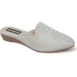 flying&sam Women Flats Sandal image 2