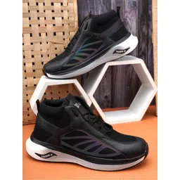 FOGGY Men Colourblocked Sneakers-picture-39