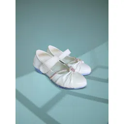 FootStation Girls White Canvas Mojaris-picture-23