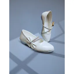 FootStation Girls White Canvas Mojaris-picture-31