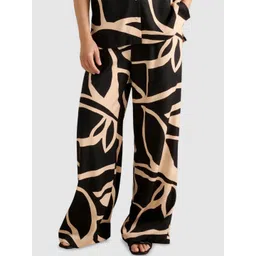 Forever New Women Relaxed Fit Printed High-Rise Trousers-picture-10