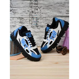 FreeMo Men White Casual Shoes-picture-12