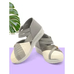Freeplay Girls Colourblocked Velcro Comfort Sandals-picture-29
