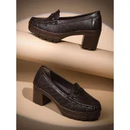 Froh Feet Women Textured Loafers-picture-36