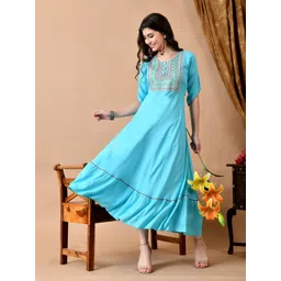 ftDiva Yoke Design Embroidered V-Neck Anarkali Kurta-picture-25