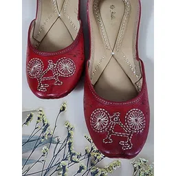 Fulkari Embellished Round Toe Leather Mojaris-picture-25