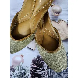 Fulkari Embellished Round Toe Leather Mojaris-picture-35