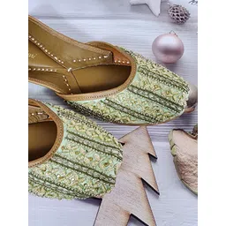 Fulkari Embellished Round Toe Leather Mojaris-picture-17