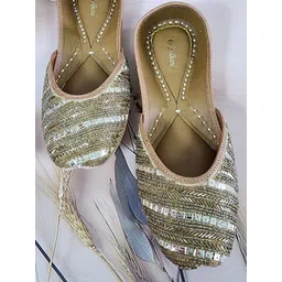 Fulkari Embellished Round Toe Leather Mojaris-picture-18