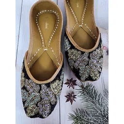 Fulkari Embellished Round Toe Leather Mojaris-picture-37