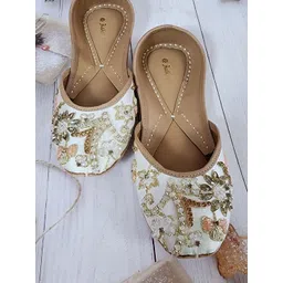 Fulkari Embellished Round Toe Leather Mojaris-picture-28