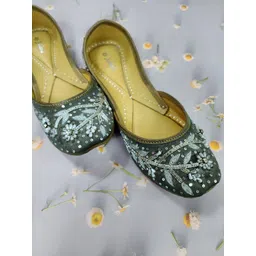 Fulkari Embellished Round Toe Leather Mojaris-picture-10