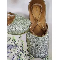 Fulkari Embellished Round Toe Leather Mojaris-picture-38