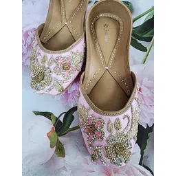 Fulkari Embellished Round Toe Leather Mojaris-picture-24