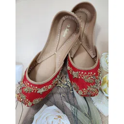 Fulkari Embellished Round Toe Leather Mojaris-picture-20