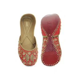 Fulkari Embellished Round Toe Leather Mojaris image 2