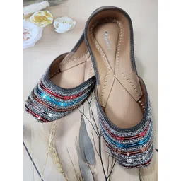 Fulkari Embellished Square Toe Leather Mojaris-picture-24