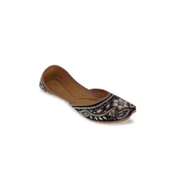 Fulkari Women Black Embellished Ethnic Mojaris Flats-picture-18