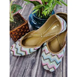Fulkari Women Colourblocked Ethnic Mojaris with Bows Flats-picture-22