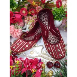 Fulkari Women Embellished Ethnic Mojaris Flats-picture-16