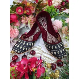 Fulkari Women Embellished Ethnic Mojaris Flats-picture-32