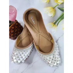 Fulkari Women Ethnic Embellished Leather Mojaris Flats-picture-24