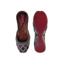 Fulkari Women Grey Embellished Leather Juttis image 3