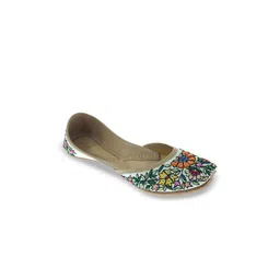 Fulkari Women Leather Ethnic Embroidered Mojarisc Flats image 2