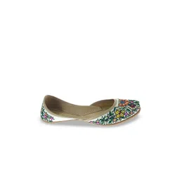 Fulkari Women Leather Ethnic Embroidered Mojarisc Flats image 4