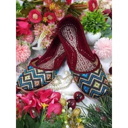 Fulkari Women Woven Design Ethnic Mojaris Flats-picture-15