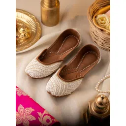 FusionWalks Women Embellished Ethnic Mojaris Flats-picture-22