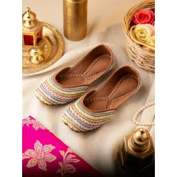 FusionWalks Women Embellished Party Mojaris Flats-picture-35