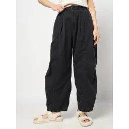 GAP Black Relaxed Fit Solid Trousers-picture-25