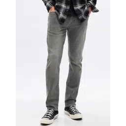 GAP Men Heavy-Wash Slim Fit Mid-Rise Jeans-picture-33