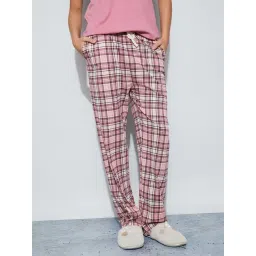 Ginger By Lifestyle Light Pink Cotton Regular Fit Checked Pyjamas-picture-42