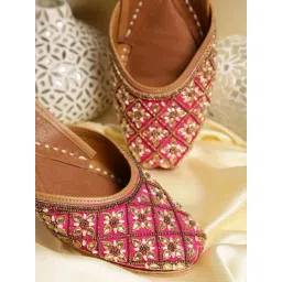 Glam Story Women's Pink Ethnic Juttis-picture-41