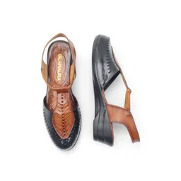 GLAMAURA Women Leather Textured Cushioned Footbed Mules Flats image 4